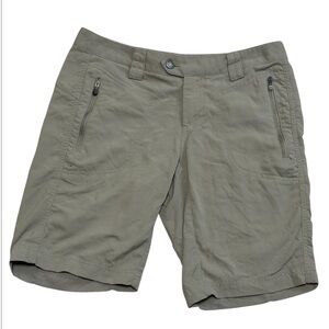 Columbia Shorts Womens 6 Khaki  Color Titanium Cargo Outdoor Hiking Fishing